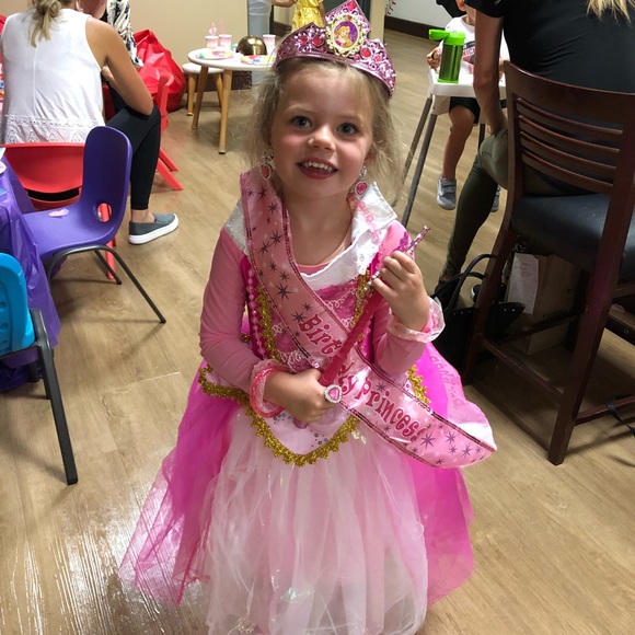 Meet your Posher, Helen - Picture 7 of 8